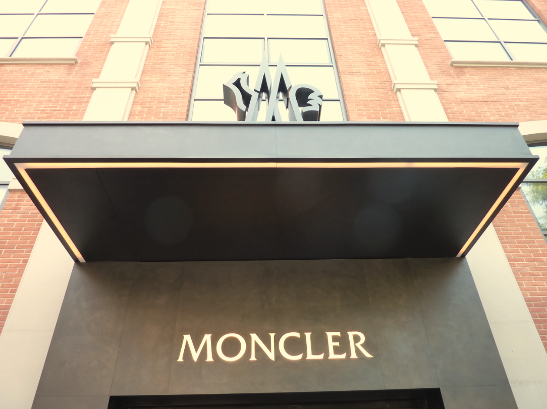 moncler sede centrale milano